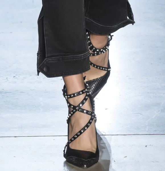 Rehberleri ve Voltaire - 2017 sonbahar koleksiyonu