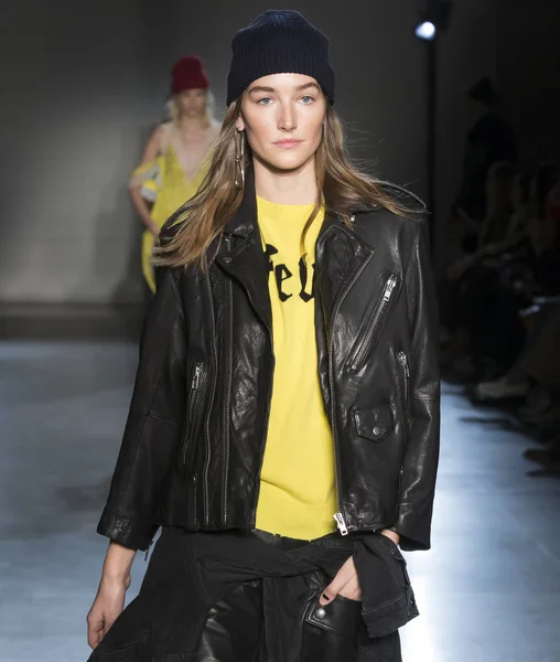 Zadig en Voltaire - 2017 Fall Collection — Stockfoto