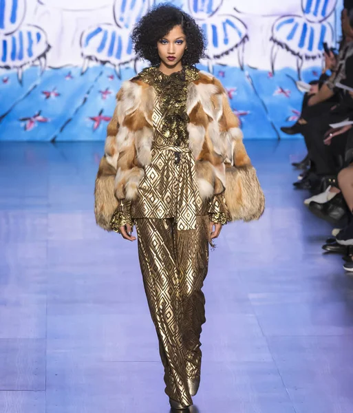 Anna Sui - Colección otoño 2017 — Foto de Stock