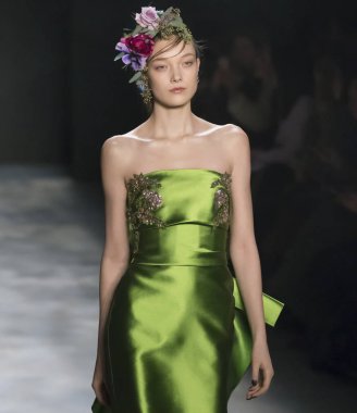 Marchesa - 2017 sonbahar koleksiyonu