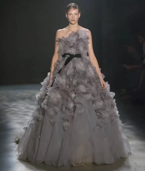 Marchesa - Colección otoño 2017 — Foto de Stock