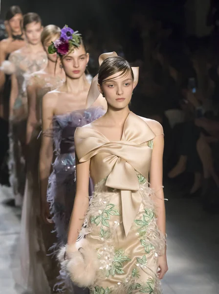 Marchesa - Fall 2017 Collection — Stock Photo, Image