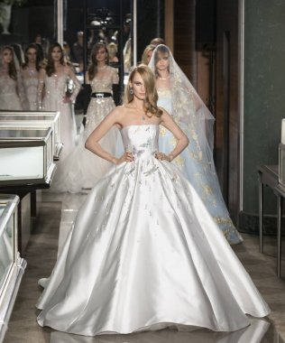 Reem Acra - 2018 bahar koleksiyonu - New York moda hafta Brida