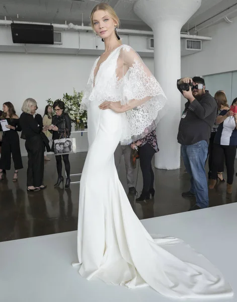 Marchesa - колекція весна 2018 - Нью-Йорку Тиждень моди Люкс для — стокове фото