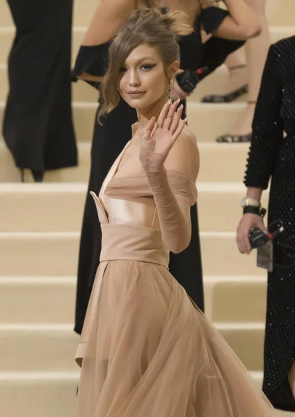 2017 Costume Institute Gala - Arrivals — Stock Photo, Image