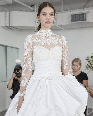 Marchesa - 2018 bahar koleksiyonu - New York moda hafta gelin