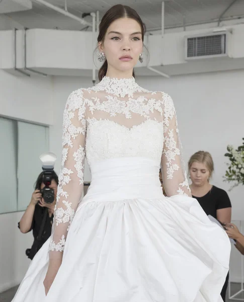 Marchesa - Colección Primavera 2018 - New York Fashion Week Bridal — Foto de Stock