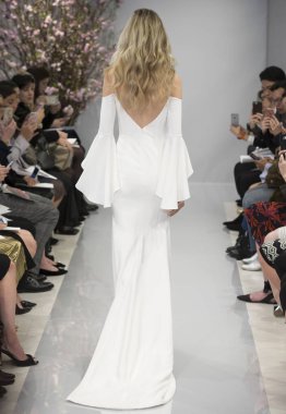 Theia - 2018 bahar koleksiyonu - New York moda hafta gelin