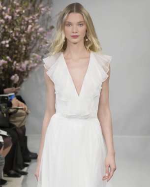 Theia - 2018 bahar koleksiyonu - New York moda hafta gelin
