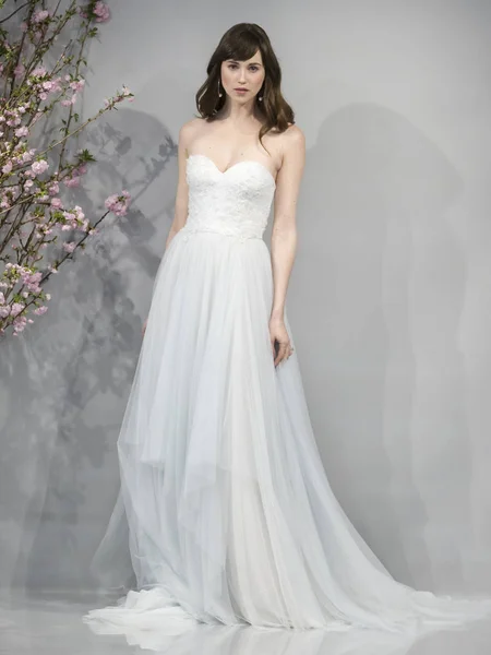 Theia - Colección Primavera 2018 - Nueva York Fashion Week Bridal — Foto de Stock