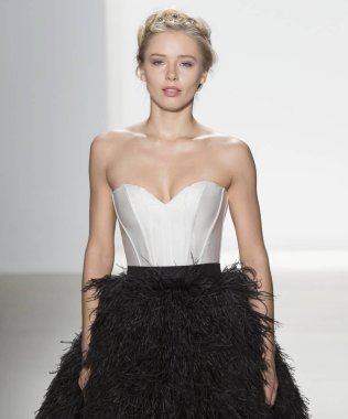 Kelly Faetanini-bahar 2018 koleksiyonu - New York Moda Haftası 