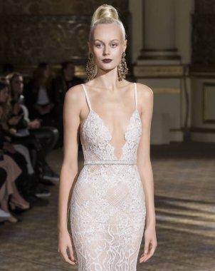 Berta - bahar 2018 koleksiyonu - New York moda hafta gelin