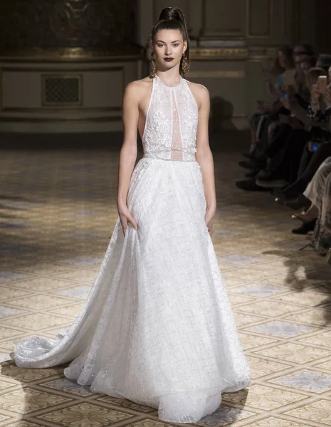 Berta - Collezione Primavera 2018 - New York Fashion Week Sposa — Foto Stock