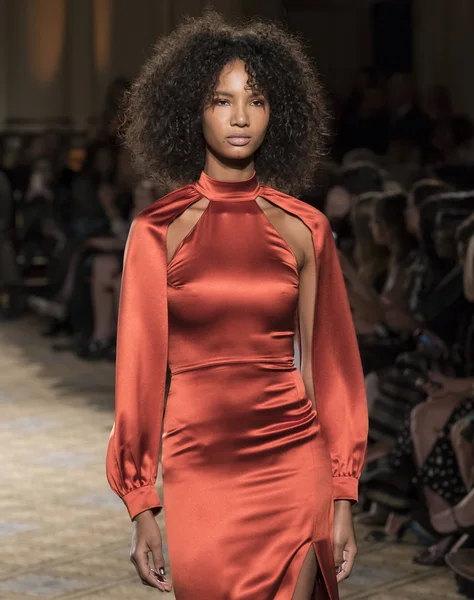 Christian Siriano - 2017 sonbahar koleksiyonu