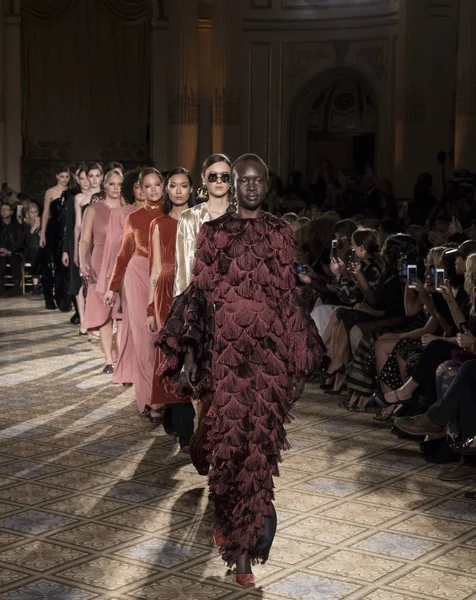 Christian Siriano - 2017 sonbahar koleksiyonu