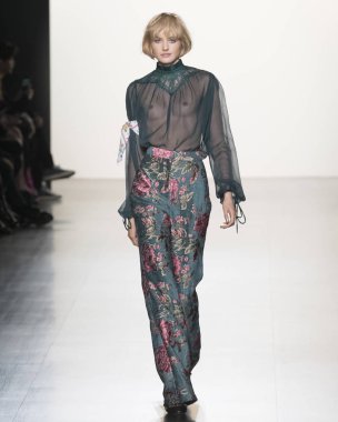 Tadashi Shoji - 2017 sonbahar koleksiyonu