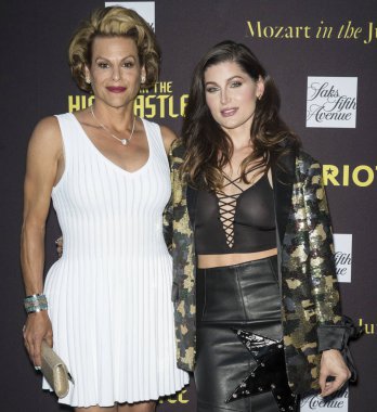 Amazon Prime Video olay, Saks Fifth Avenue