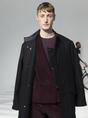 URI Minkoff - erkek sonbahar kış 2017 koleksiyonu