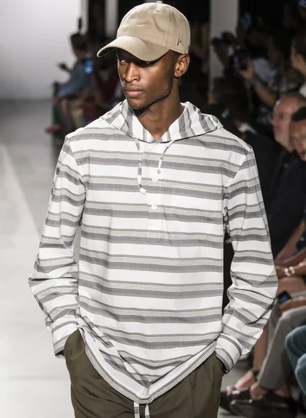 Todd Snyder - Men Spring Summer 2018 Mens Show — Stock Photo, Image