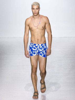 Parke ve Ronen - erkekler bahar yaz 2018 Mens Show