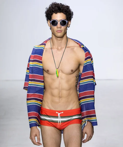 Parke ve Ronen - erkekler bahar yaz 2018 Mens Show