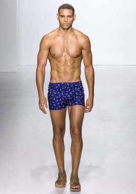 Parke ve Ronen - erkekler bahar yaz 2018 Mens Show