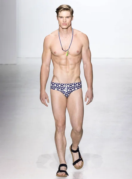 Parke & ronen - männer frühling sommer 2018 herrenshow — Stockfoto