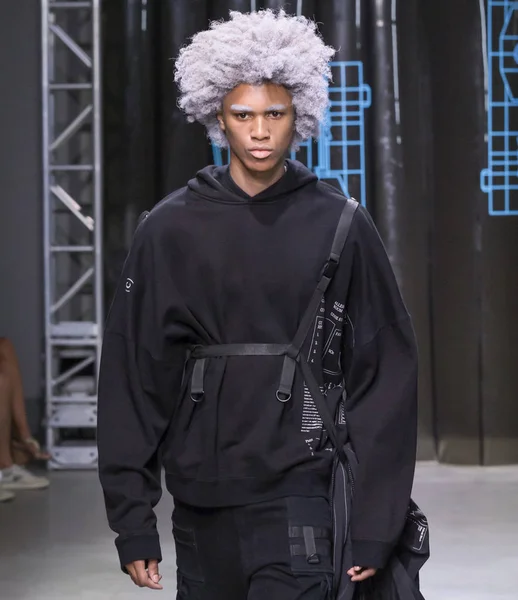 C2h4 Los Angeles göstermek, pist, bahar yaz 2018, New York Burak