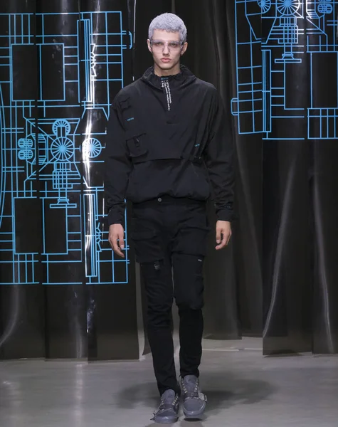 C2h4 Los Angeles göstermek, pist, bahar yaz 2018, New York Burak