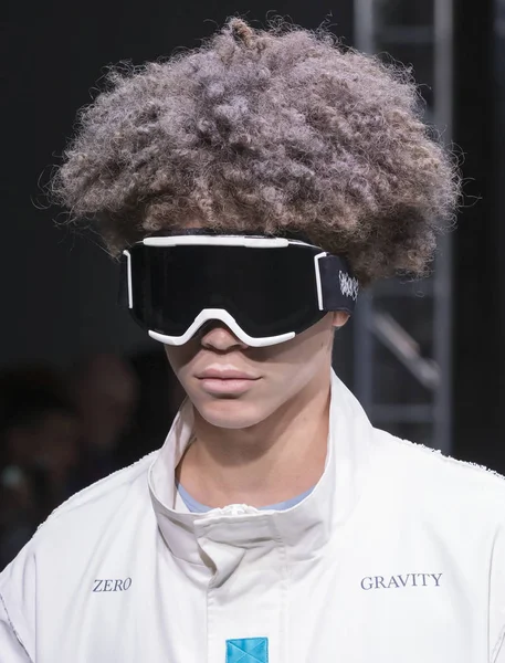 C2h4 Los Angeles göstermek, pist, bahar yaz 2018, New York Burak