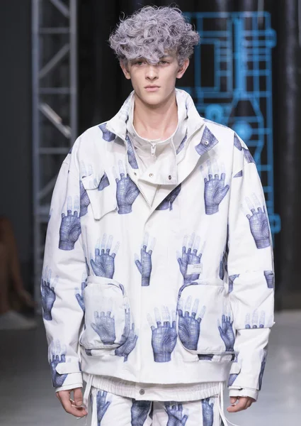 C2h4 Los Angeles göstermek, pist, bahar yaz 2018, New York Burak