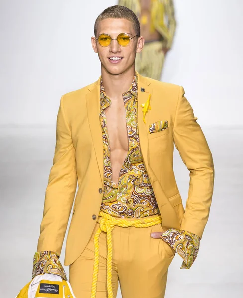 Nick Graham - Men Spring Summer 2018 Mens Show — Stock Photo, Image