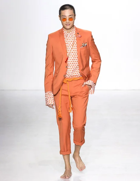 Nick Graham - män våren sommaren 2018 Mens Show — Stockfoto