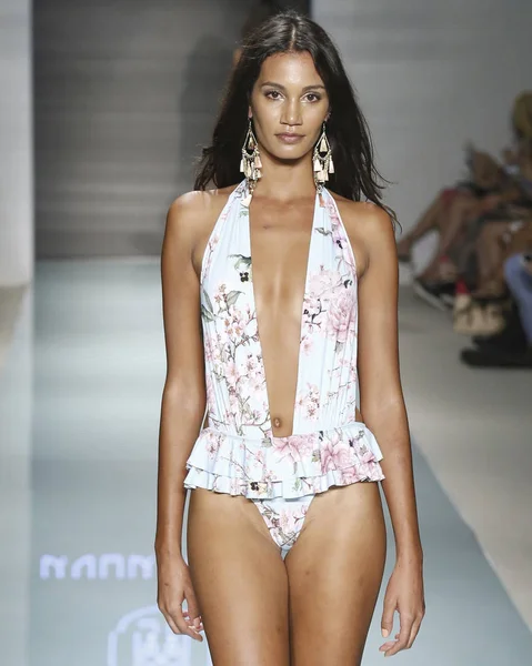 Aguaclara - Pista - Miami Swim Week — Foto de Stock