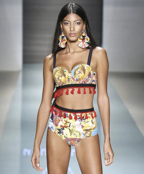 Aguaclara - pist - Miami hafta yüzmek