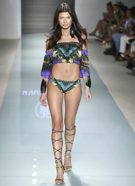 Aguaclara - Runway - Miami nuotare settimana — Foto Stock