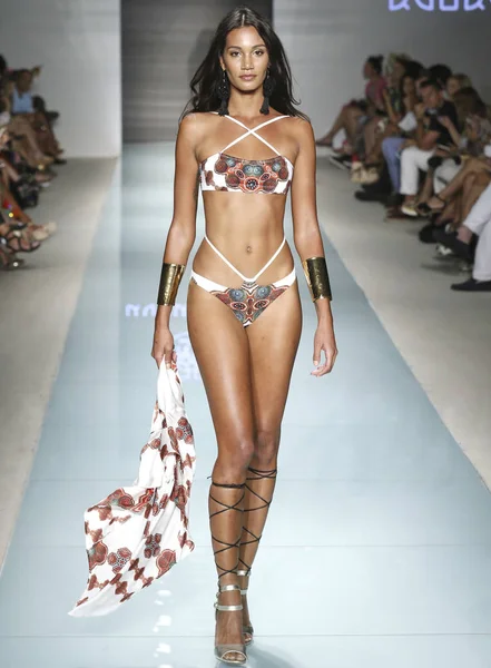 Aguaclara - pist - Miami hafta yüzmek