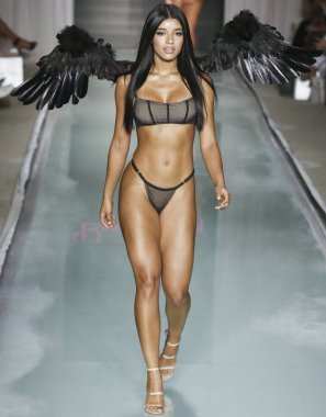 Plaj Tavşanı - pist - Miami hafta yüzmek