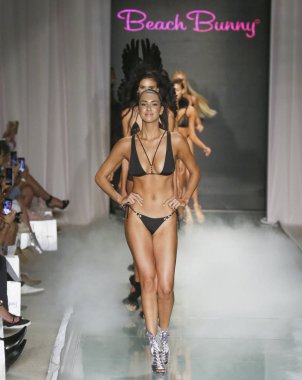 Plaj Tavşanı - pist - Miami hafta yüzmek