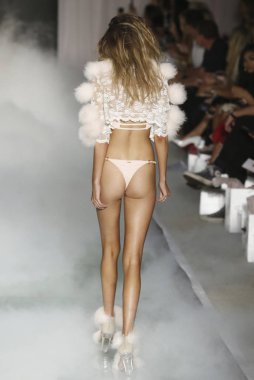 Plaj Tavşanı - pist - Miami hafta yüzmek