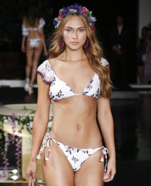 Agua Bendita - pist - Miami hafta yüzmek