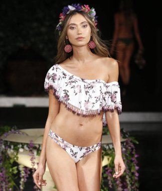 Agua Bendita - pist - Miami hafta yüzmek