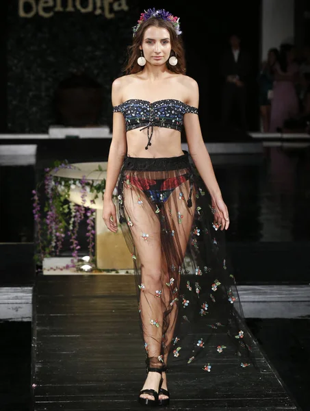 Agua Bendita - pist - Miami hafta yüzmek