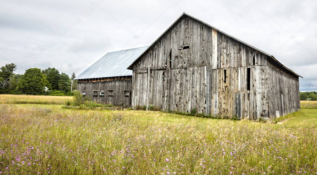 Abandoned barn on Route M-22