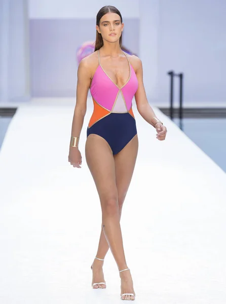 EYWada, Runway, Miami plavat týden, Usa - 22 Červenec 2017 — Stock fotografie