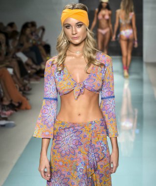 Luli Fama, pist, Miami hafta, Amerika Birleşik Devletleri - 22 Temmuz 2017 yüzmek