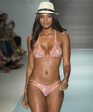 Luli Fama, pist, Miami hafta, Amerika Birleşik Devletleri - 22 Temmuz 2017 yüzmek