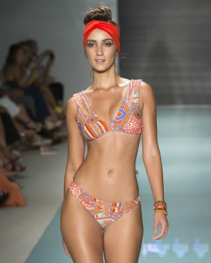 Luli Fama, pist, Miami hafta, Amerika Birleşik Devletleri - 22 Temmuz 2017 yüzmek