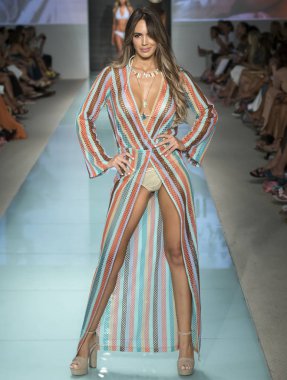 Luli Fama, pist, Miami hafta, Amerika Birleşik Devletleri - 22 Temmuz 2017 yüzmek