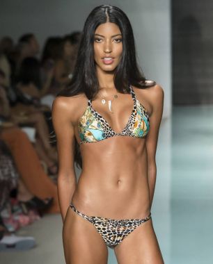 Luli Fama, pist, Miami hafta, Amerika Birleşik Devletleri - 22 Temmuz 2017 yüzmek